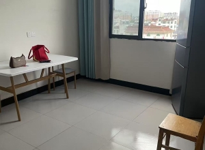 阳光满满；家具齐全，拎包即住。